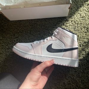 Jordan 1 Light Violet